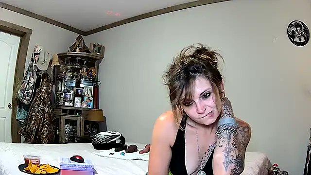 ZeelaXoXo online show from April 11, 5:13 am