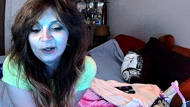 ZeelaXoXo online show from January 14, 5:23 am