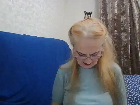 CarlyTreat online show from October 3, 6:57 pm