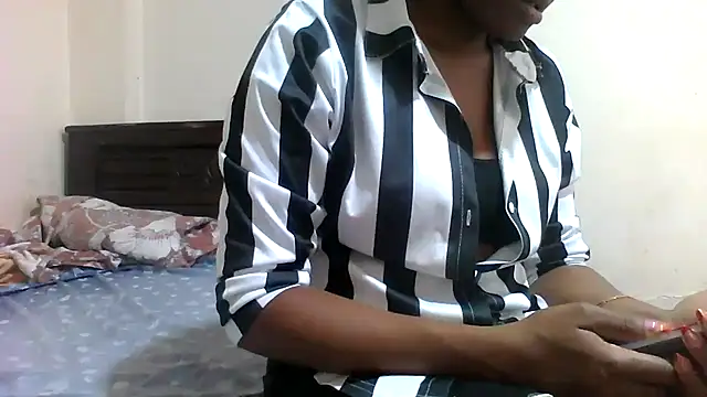 Honeyme24 online show from February 14, 9:22 am