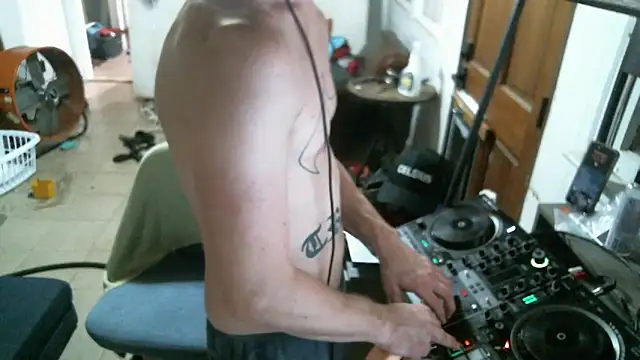 trash4cash online show from September 28, 2:07 am