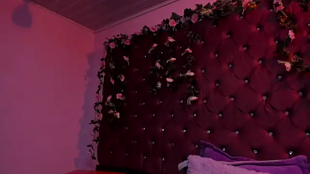 Snapshot of MaddyHudson chatting on September 11, 7:58 pm MaddyHudson online show from September 11, 7:58 pm