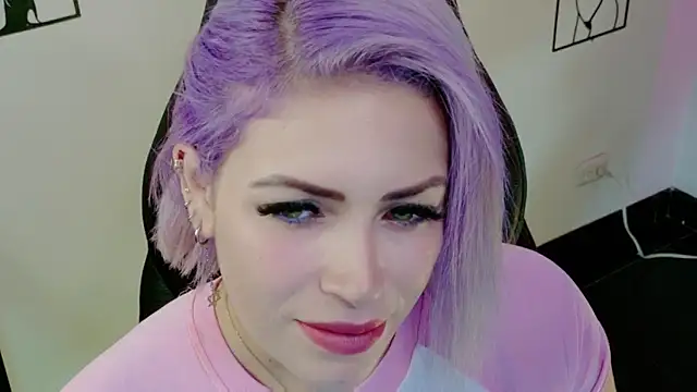 Natalia Montoya online show from February 1, 3:49 am