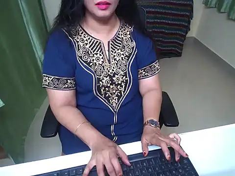 Snapshot of Arushisingh8888 chatting on October 28, 3:29 pm Arushisingh8888 online show from October 28, 3:29 pm