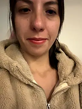 Snapshot of Megannklein chatting on September 28, 3:13 am Megannklein online show from September 28, 3:13 am