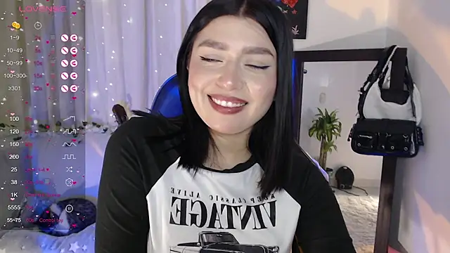 mily thomson b  online show from October 19, 8:55 pm