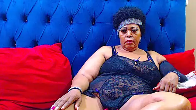 ebonycandy10 online show from April 13, 9:43 am