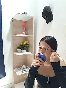 royalgirls x online show from April 15, 9:15 pm