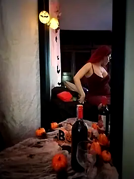 Snapshot of Dafne_Moon chatting on October 5, 3:55 am Dafne Moon online show from October 5, 3:55 am