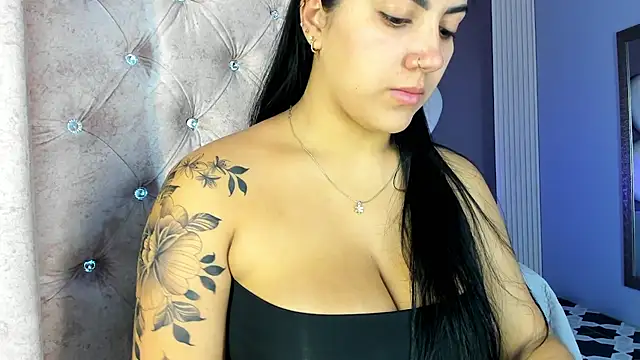 PaulinaDuarte online show from January 19, 11:06 am