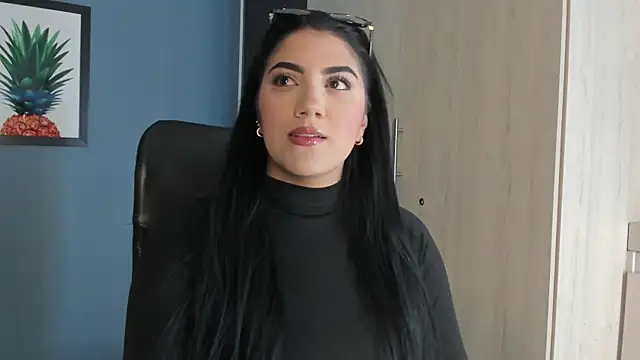 PaulinaDuarte online show from February 18, 12:04 pm