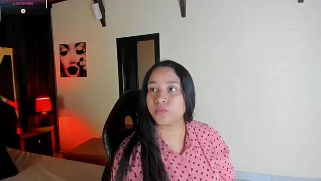 Snapshot of EmiliWilliams chatting on October 18, 11:39 pm EmiliWilliams online show from October 18, 11:39 pm