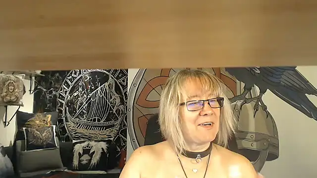 Snapshot of TittenMichelle chatting on September 9, 4:51 pm TittenMichelle online show from September 9, 4:51 pm