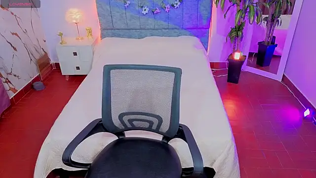 Lana stone  online show from February 28, 4:23 am