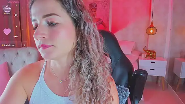 Shantall   online show from September 19, 11:20 am