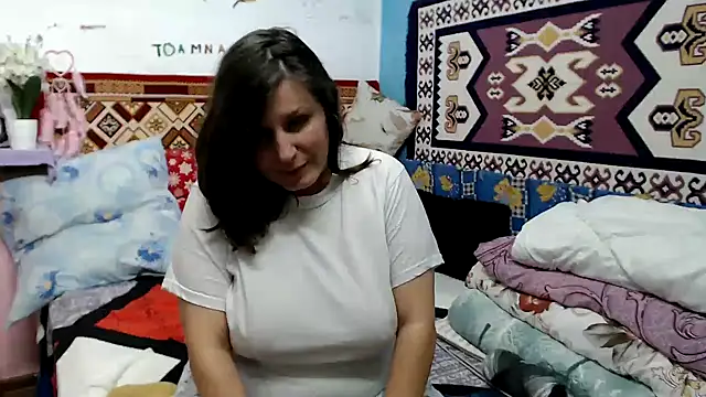 AdelineBlueEyes online show from November 18, 10:27 am