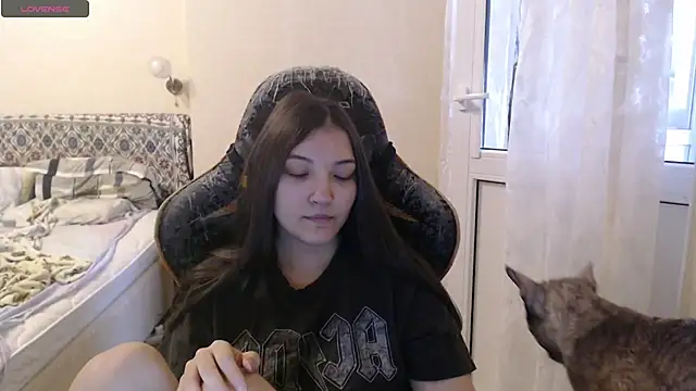 AlisaDevis online show from November 8, 7:13 am