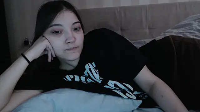 AlisaDevis online show from December 14, 7:03 am