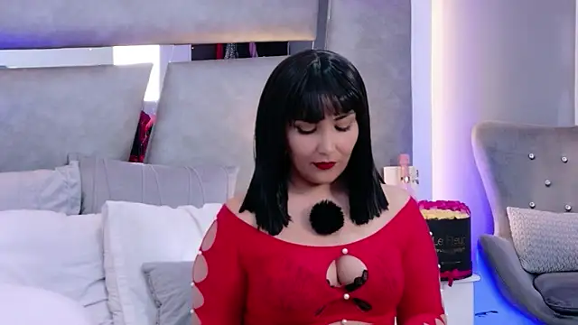 Evangeline Taylorr online show from April 10, 7:42 pm