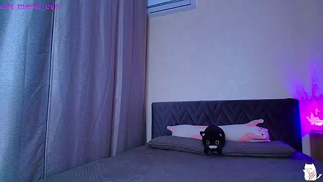 Snapshot of Meow_Eva_Meow chatting on October 12, 8:44 pm Meow Eva Meow online show from October 12, 8:44 pm