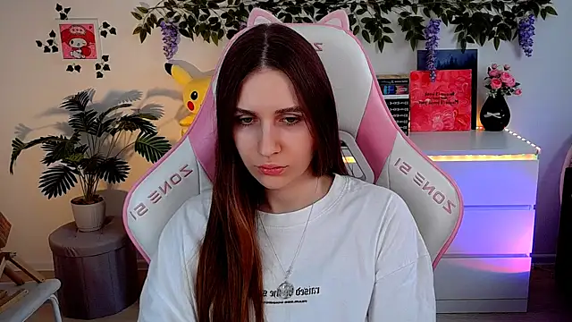 AliceCharmy online show from April 11, 1:48 pm