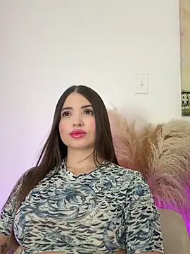 Snapshot of Ashleyjenner_ chatting on September 12, 12:00 am Ashleyjenner online show from September 12, 12:00 am