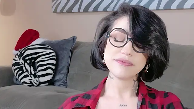 Hannah Borbon online show from November 18, 2:34 am