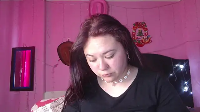 NikkiRous  online show from November 10, 1:17 pm