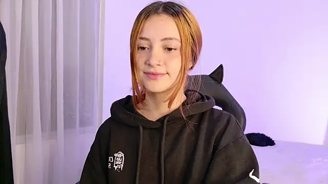 annie mora online show from April 8, 2:03 am