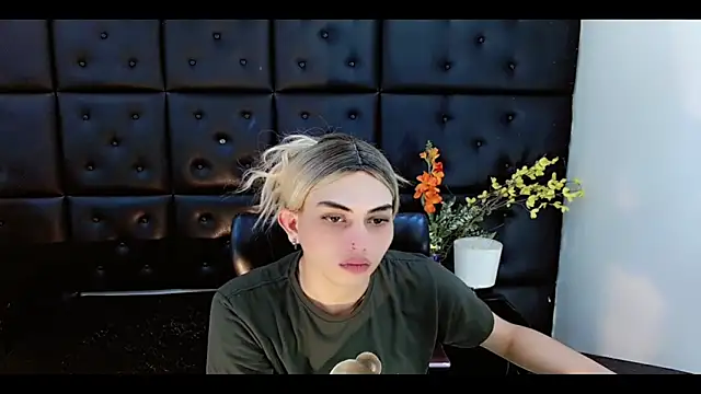 Daniela Pink  online show from February 11, 7:37 pm