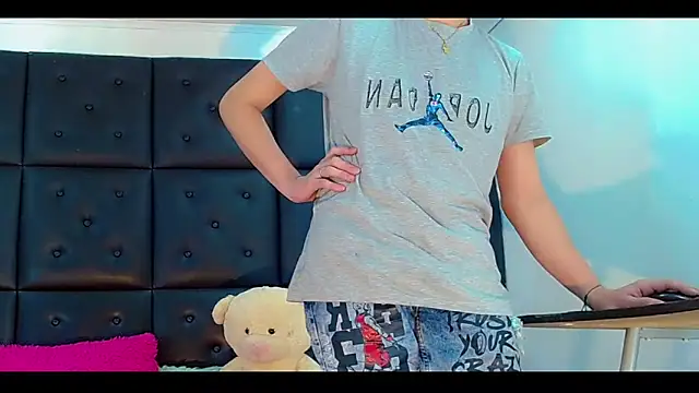 Daniela Pink  online show from May 27, 7:55 pm