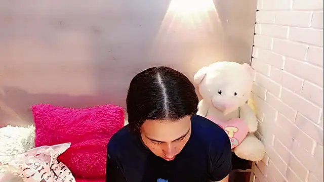 Daniela Pink  online show from December 19, 8:01 pm