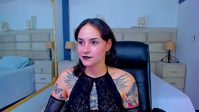 AnnyThompson  online show from October 22, 9:31 pm