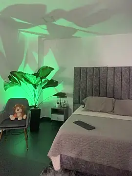 milaivanova online show from December 22, 10:13 pm