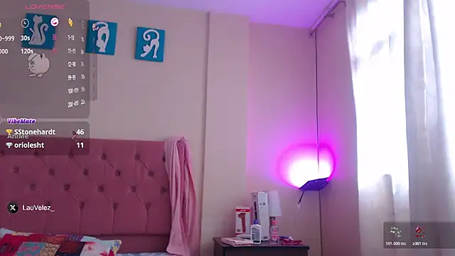 lauvelez   online show from April 1, 1:41 pm