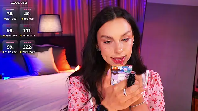 LunaNight online show from April 10, 8:26 pm