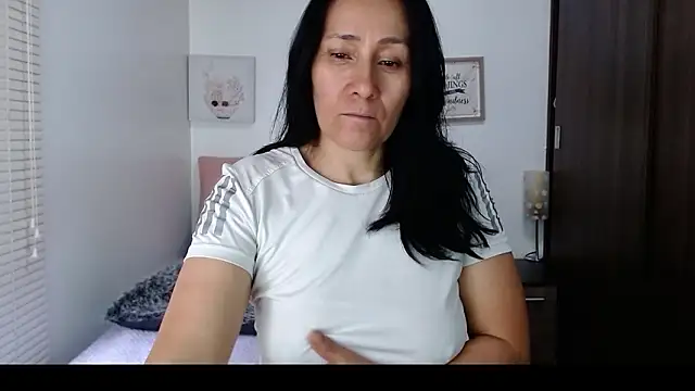 Maira B online show from March 13, 3:57 pm