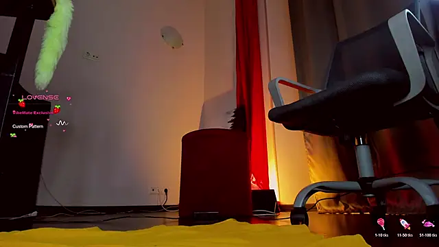 HunnyWifey online show from October 19, 8:22 pm