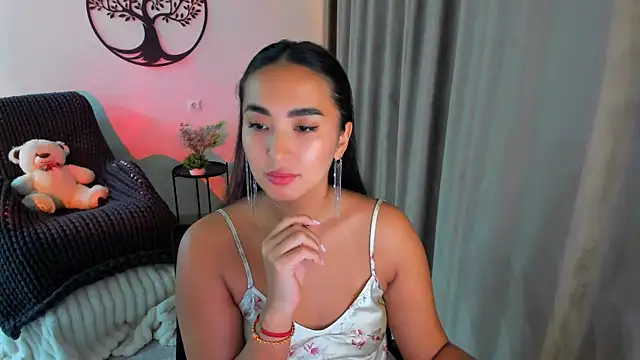 worldofkim online show from September 30, 9:19 pm