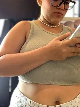 Snapshot of Michellesexxy chatting on September 25, 9:01 pm Michellesexxy online show from September 25, 9:01 pm