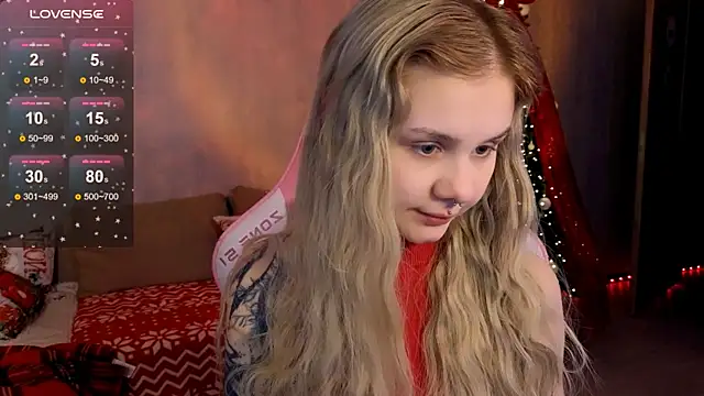 Britney Lynch online show from December 19, 8:01 pm