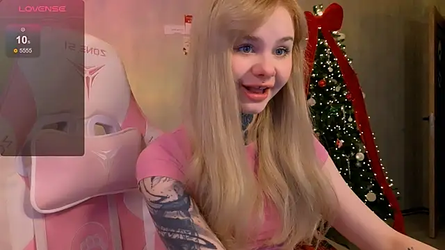 Britney Lynch online show from January 8, 8:02 pm