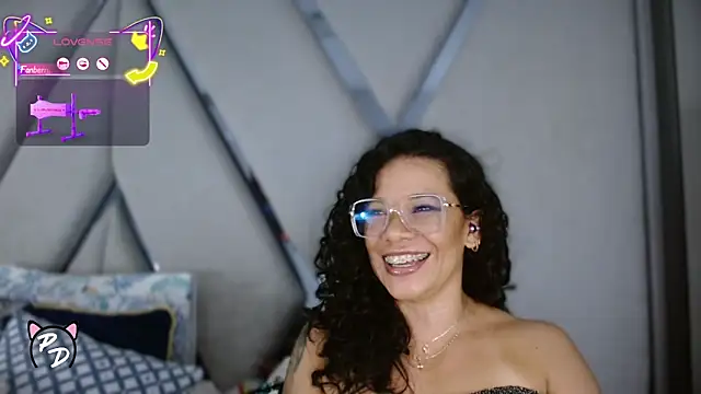 paula daniela1 online show from April 18, 10:31 pm