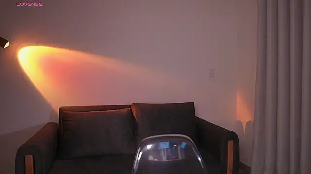 GigiLee  online show from March 28, 2:00 am