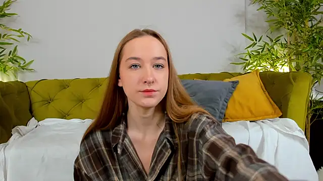 Snapshot of Sweett_Monica chatting on September 22, 12:09 am Sweett Monica online show from September 22, 12:09 am
