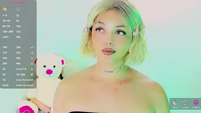 Emmaa Saenz  online show from March 21, 10:48 pm