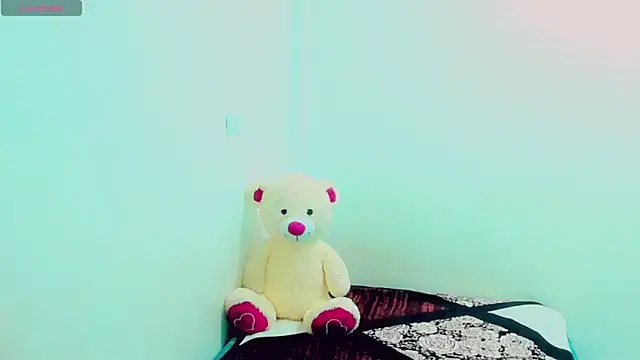 Emmaa Saenz  online show from April 10, 10:27 pm