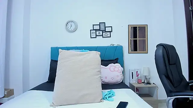 kamila lopez online show from February 12, 8:21 pm