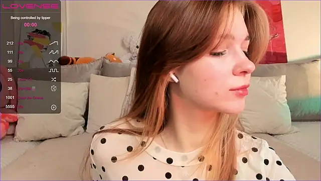 Frau Lina online show from November 16, 2:39 pm