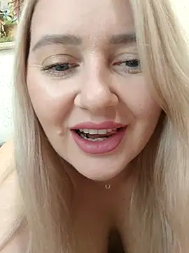 Snapshot of LadyLolyPop_ chatting on October 4, 1:22 am LadyLolyPop online show from October 4, 1:22 am